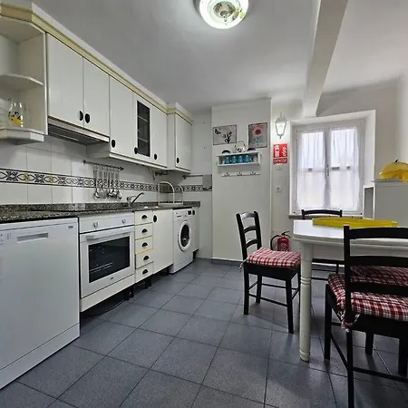 13a02 Centrico 4 Apartment Ribadesella